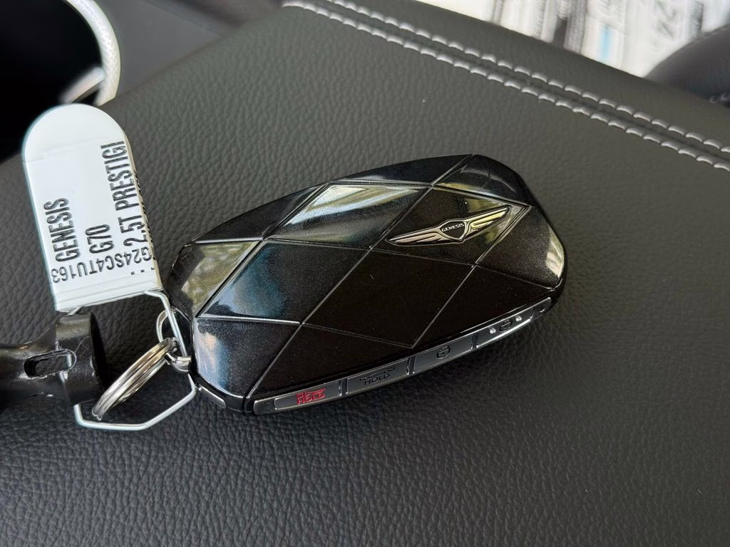 2026 Vik Black Genesis G70 2.5T Prestige RWD Sedan