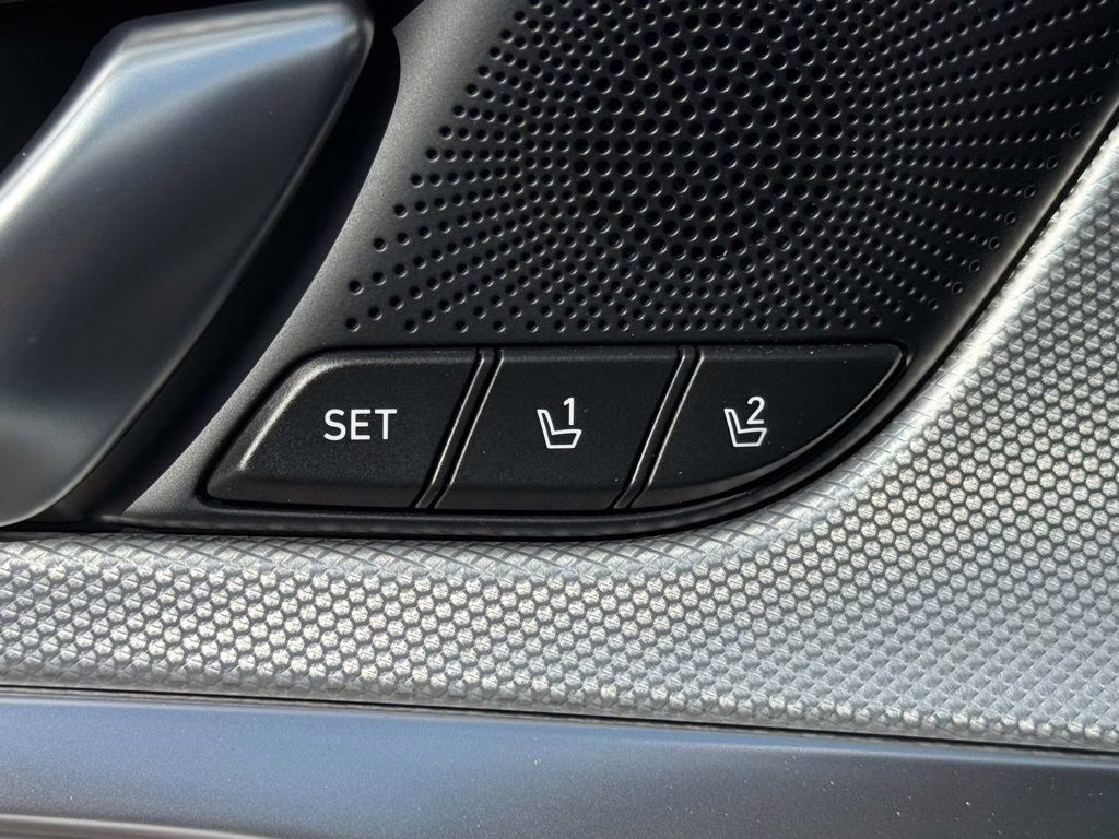 2026 Uyuni White Genesis G70 2.5T Prestige RWD Sedan