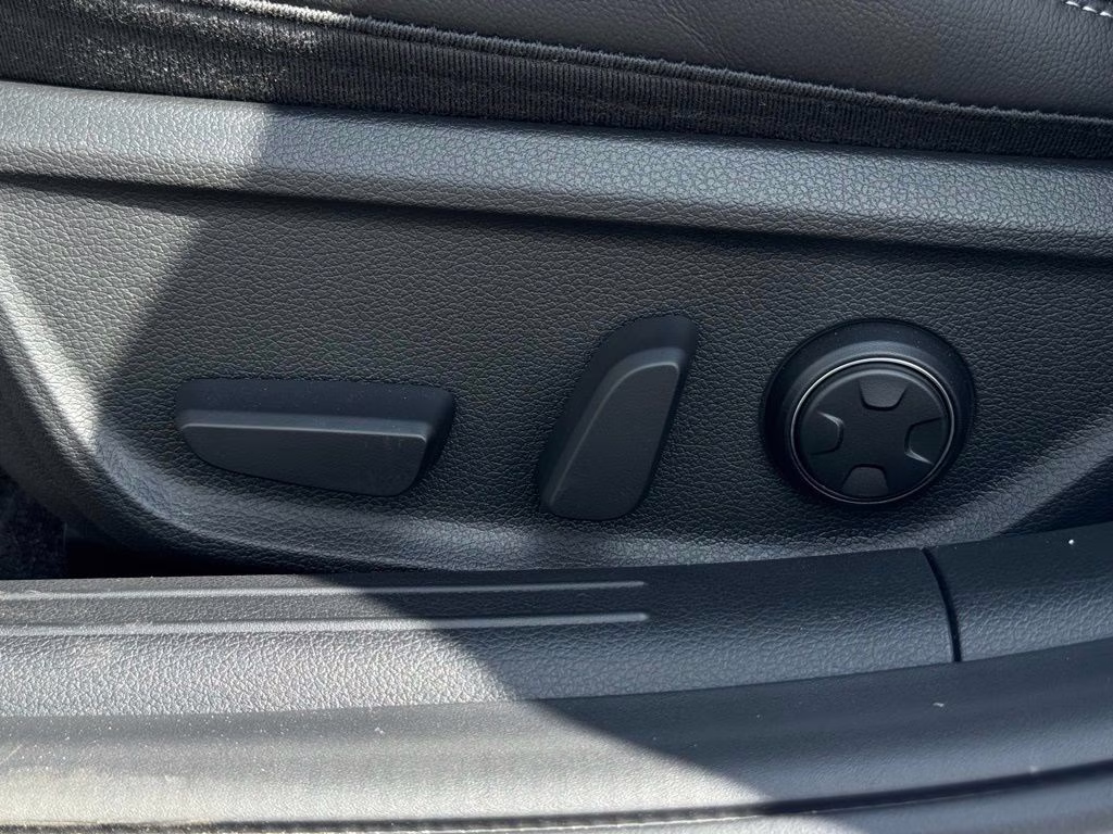 2026 Uyuni White Genesis G70 2.5T Prestige RWD Sedan