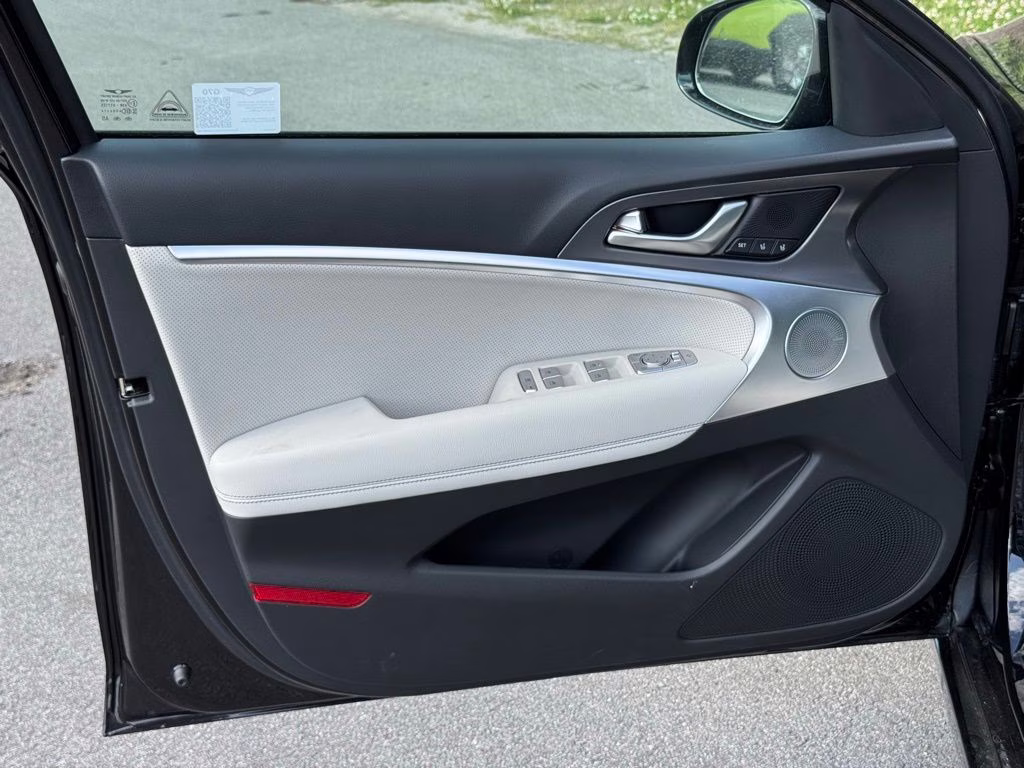 2025 Vik Black Genesis G70 2.5T Sport Prestige RWD Sedan