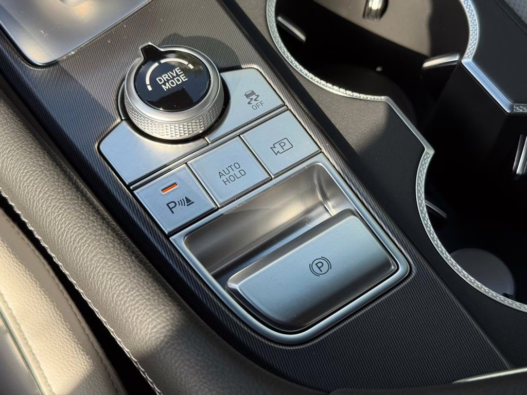 2025 Vik Black Genesis G70 2.5T Sport Prestige RWD Sedan