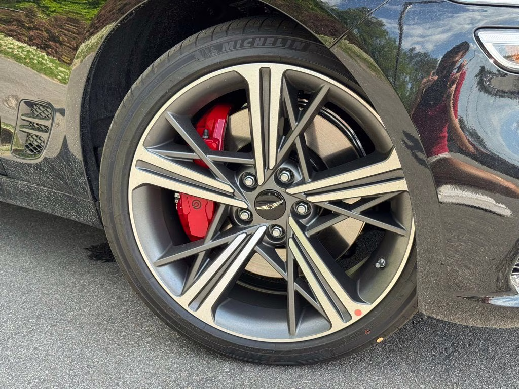 2025 Vik Black Genesis G70 2.5T Sport Prestige RWD Sedan