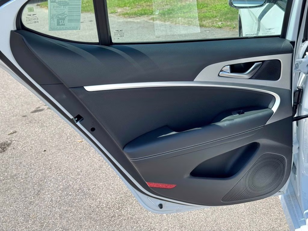 2026 Uyuni White Genesis G70 2.5T Prestige AWD Sedan