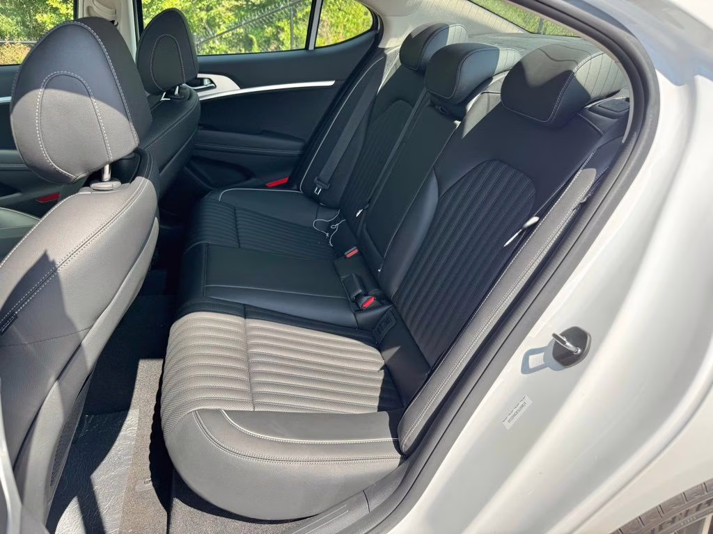 2026 Uyuni White Genesis G70 2.5T Prestige AWD Sedan