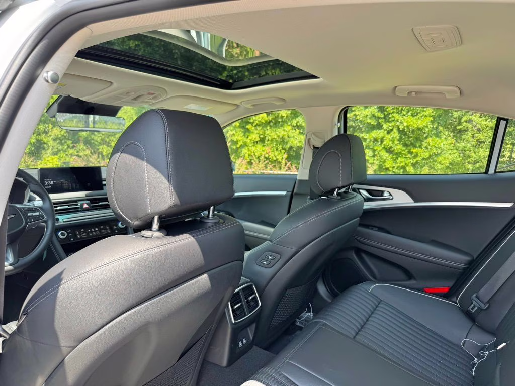 2026 Uyuni White Genesis G70 2.5T Prestige AWD Sedan