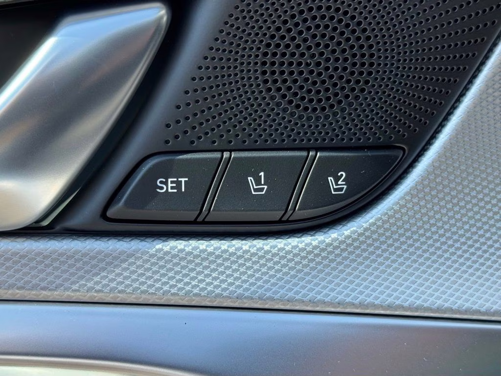 2026 Uyuni White Genesis G70 2.5T Prestige AWD Sedan