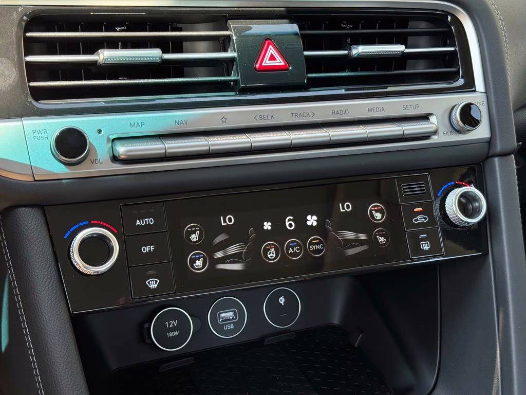 2026 Uyuni White Genesis G70 2.5T Prestige AWD Sedan