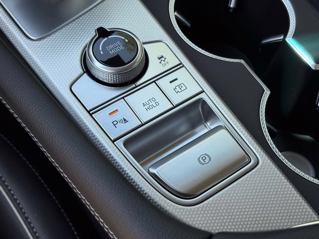 2026 Uyuni White Genesis G70 2.5T Prestige AWD Sedan