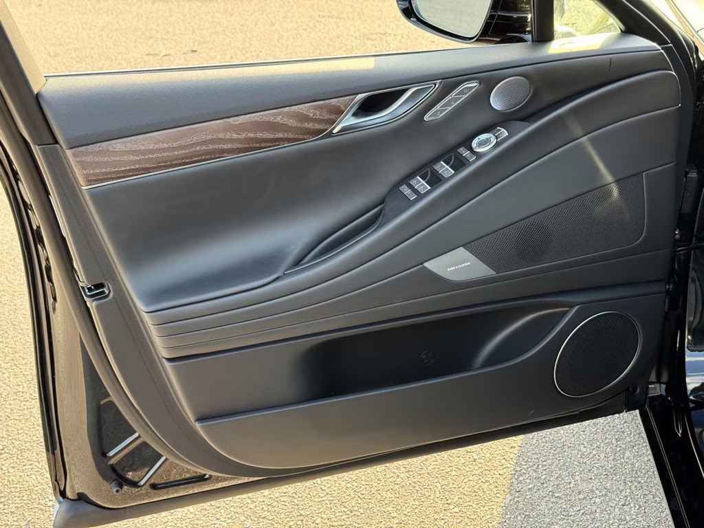 2026 Vik Black Genesis G80 2.5T Advanced AWD Sedan