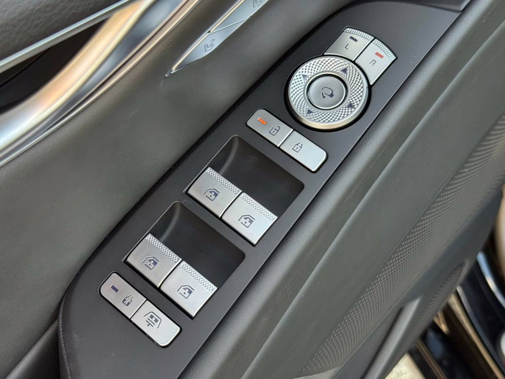 2026 Vik Black Genesis G80 2.5T Advanced AWD Sedan