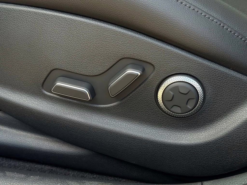 2026 Vik Black Genesis G80 2.5T Advanced AWD Sedan