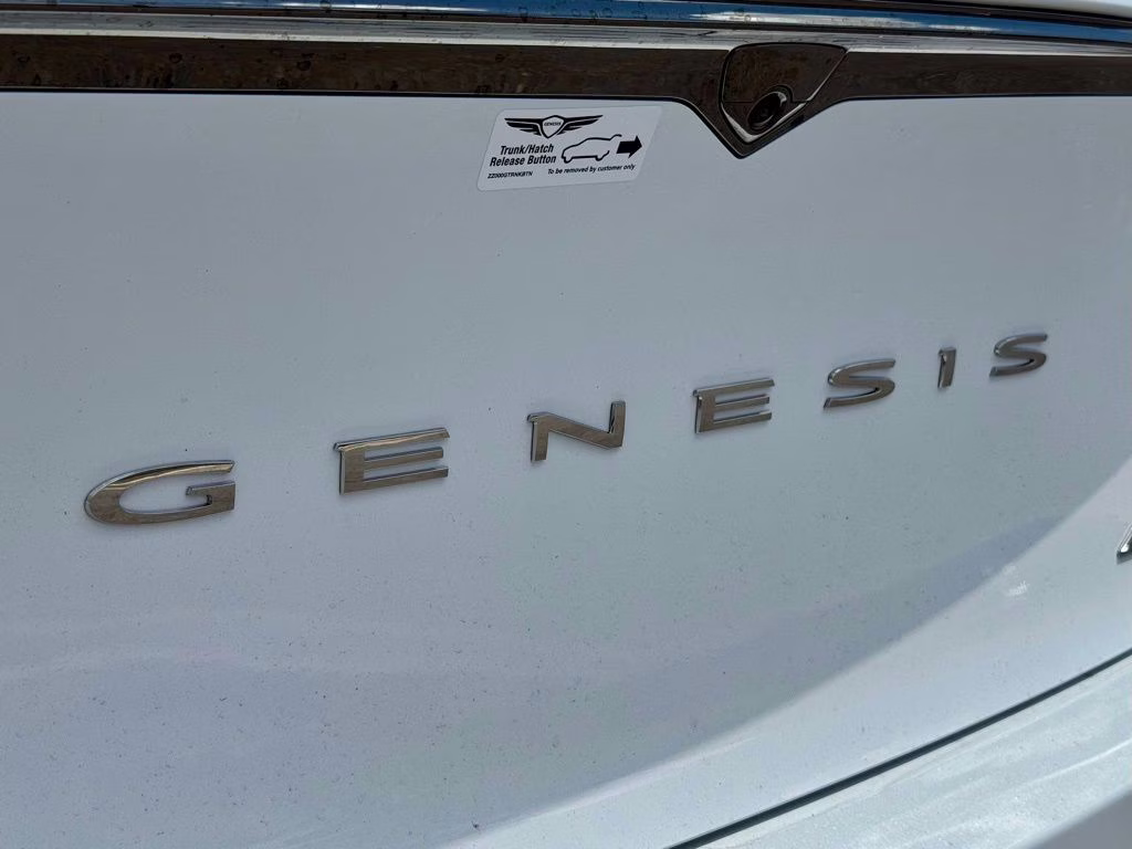 2025 Uyuni White Genesis G80 2.5T AWD Sedan