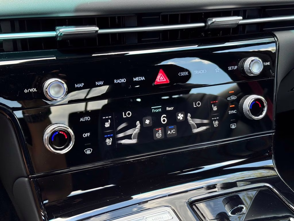 2025 Uyuni White Genesis G80 2.5T AWD Sedan