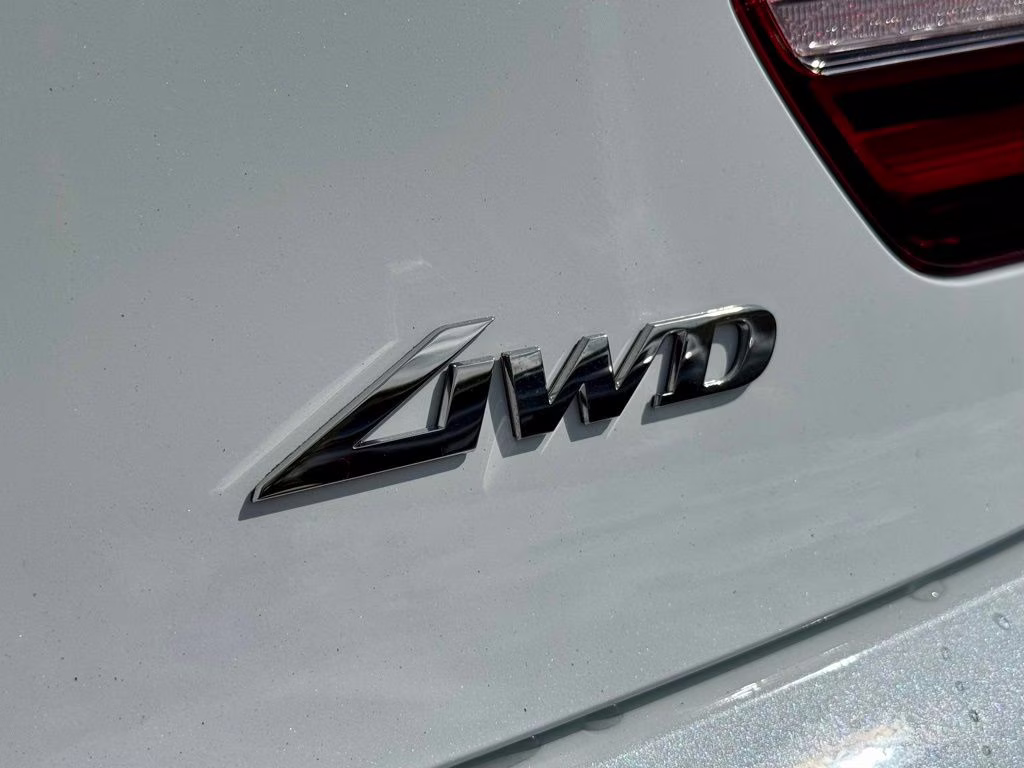 2026 Uyuni White Genesis G80 2.5T Sport Prestige AWD Sedan