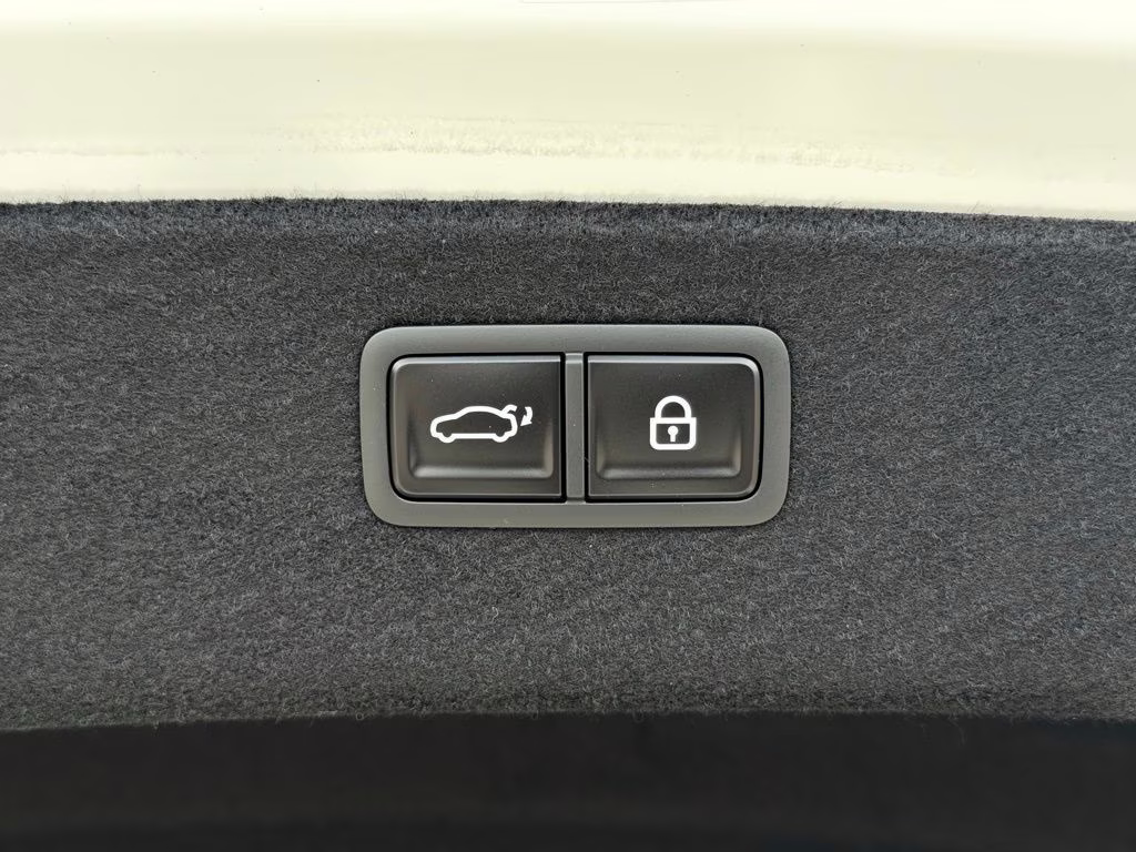 2026 Uyuni White Genesis G80 2.5T Sport Prestige AWD Sedan