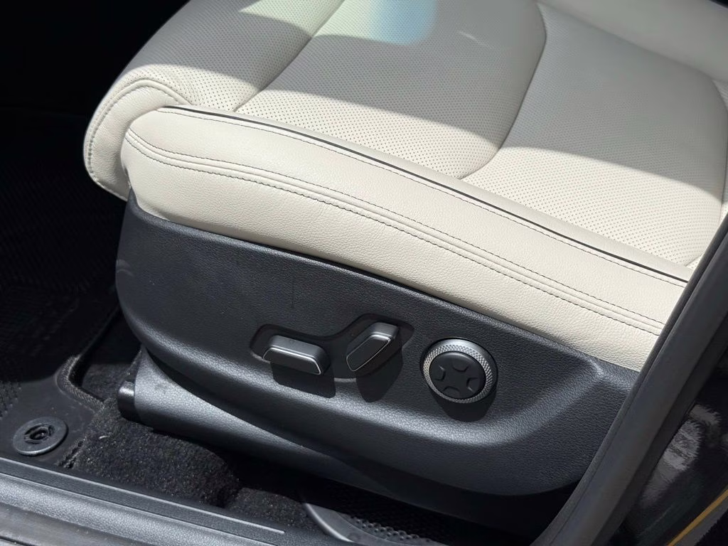 2026 Vik Black Genesis GV70 2.5T Advanced AWD SUV