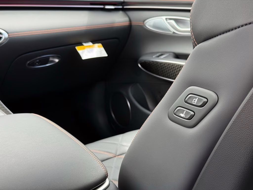 2026 Uyuni White Genesis GV70 3.5T Sport Prestige AWD SUV