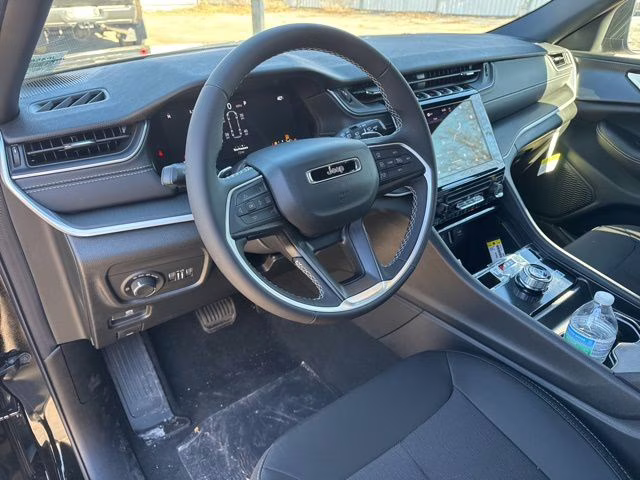2025 Diamond Jeep Grand Cherokee L RWD SUV