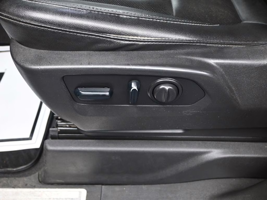 2022 Silver Ice Metallic Chevrolet Silverado 2500HD LTZ 4X4 Truck