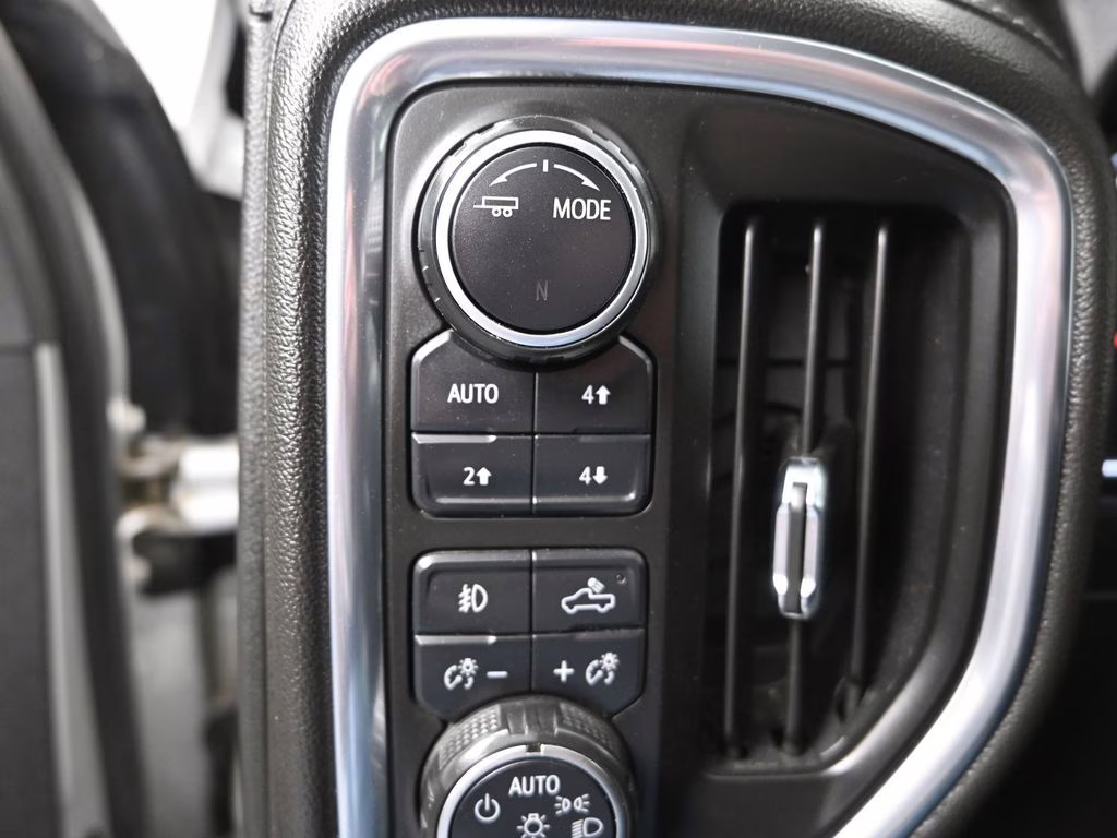 2022 Silver Ice Metallic Chevrolet Silverado 2500HD LTZ 4X4 Truck