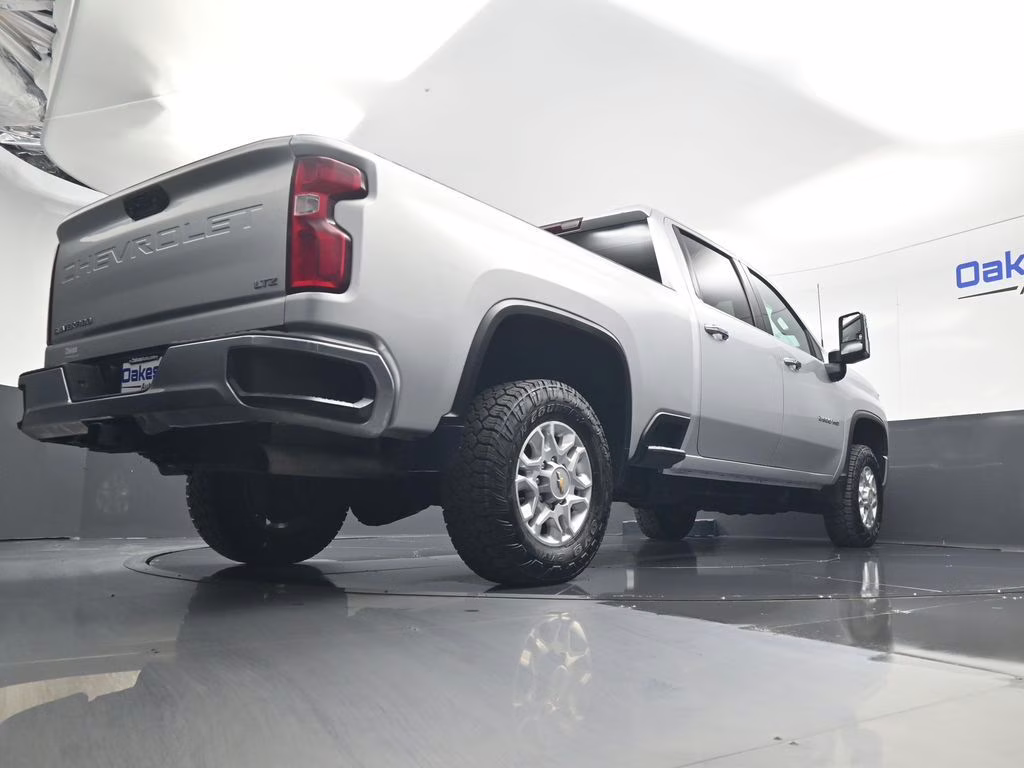 2022 Silver Ice Metallic Chevrolet Silverado 2500HD LTZ 4X4 Truck