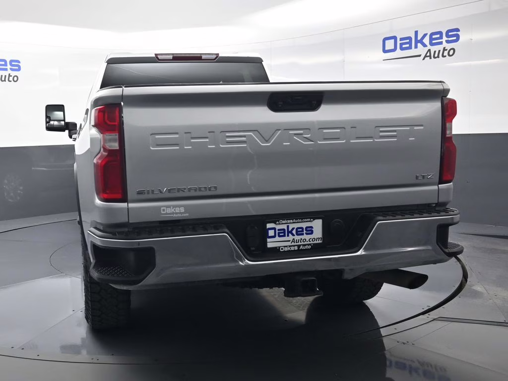 2022 Silver Ice Metallic Chevrolet Silverado 2500HD LTZ 4X4 Truck