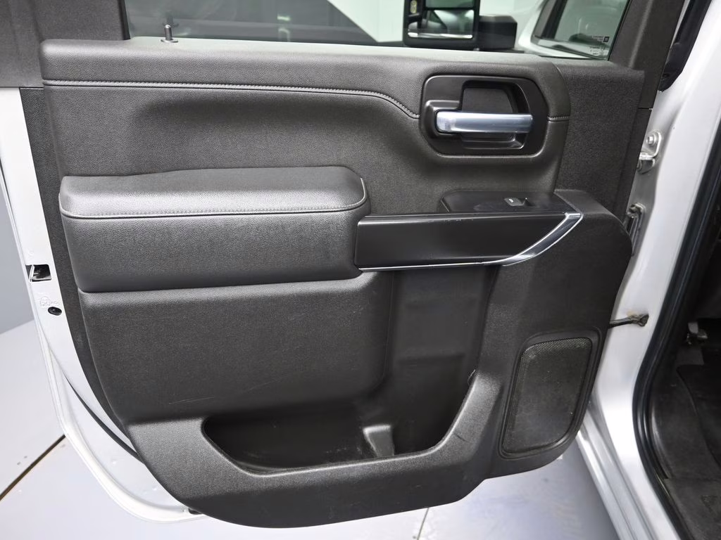 2022 Silver Ice Metallic Chevrolet Silverado 2500HD LTZ 4X4 Truck