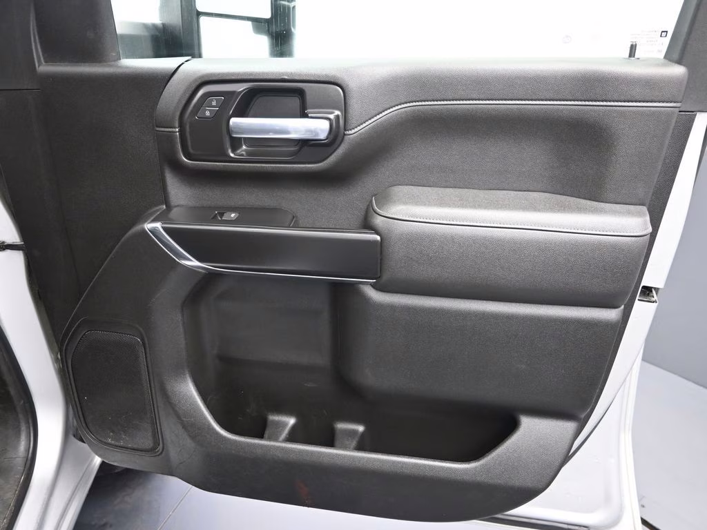 2022 Silver Ice Metallic Chevrolet Silverado 2500HD LTZ 4X4 Truck