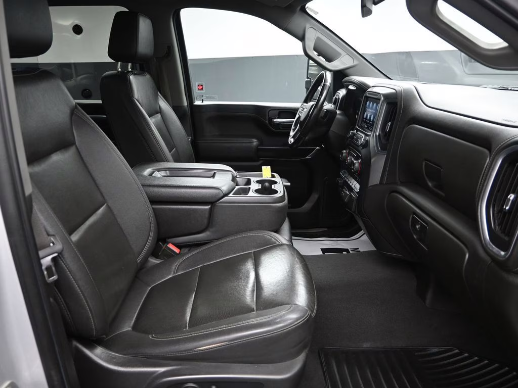 2022 Silver Ice Metallic Chevrolet Silverado 2500HD LTZ 4X4 Truck