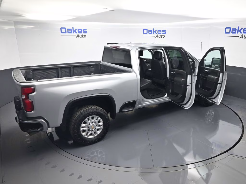 2022 Silver Ice Metallic Chevrolet Silverado 2500HD LTZ 4X4 Truck
