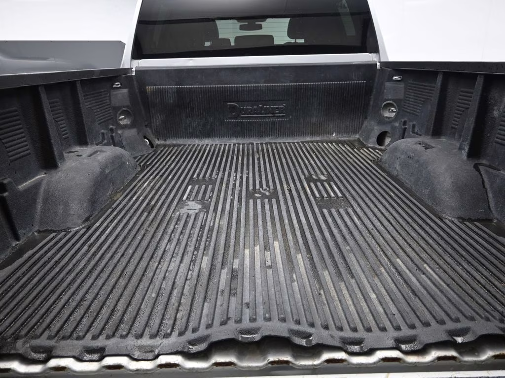 2022 Silver Ice Metallic Chevrolet Silverado 2500HD LTZ 4X4 Truck