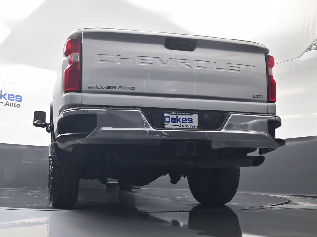 2022 Silver Ice Metallic Chevrolet Silverado 2500HD LTZ 4X4 Truck