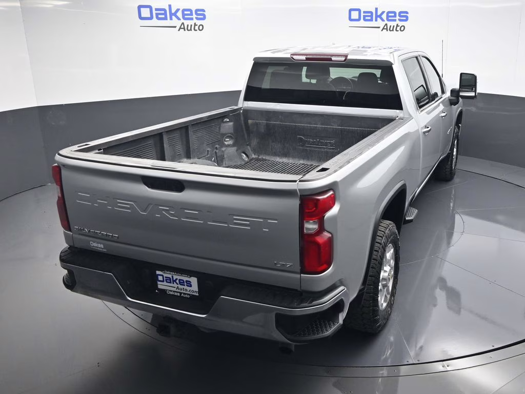 2022 Silver Ice Metallic Chevrolet Silverado 2500HD LTZ 4X4 Truck