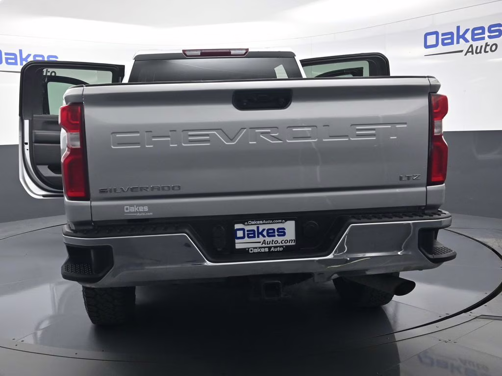 2022 Silver Ice Metallic Chevrolet Silverado 2500HD LTZ 4X4 Truck