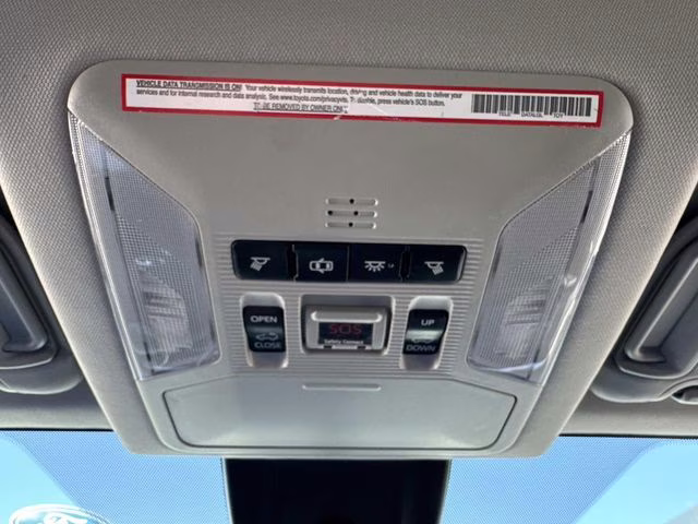 2019 Super White Toyota RAV4 XLE FWD SUV