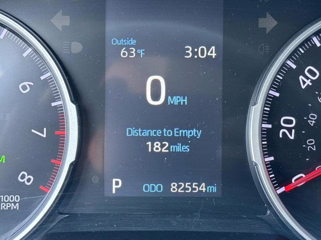 2019 Super White Toyota RAV4 XLE FWD SUV