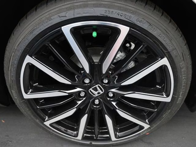 2025 Platinum White Pearl Honda Accord Hybrid Touring FWD Sedan