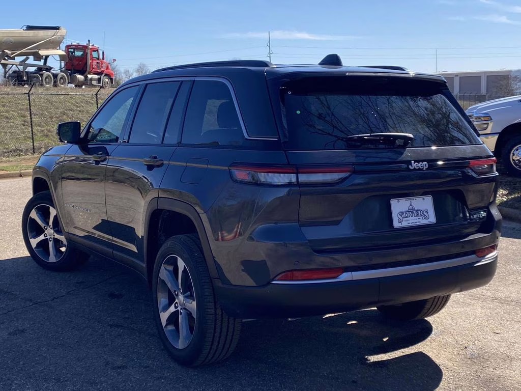 2026 Baltic Gray Metallic Clearcoat Jeep Grand Cherokee Limited RWD SUV