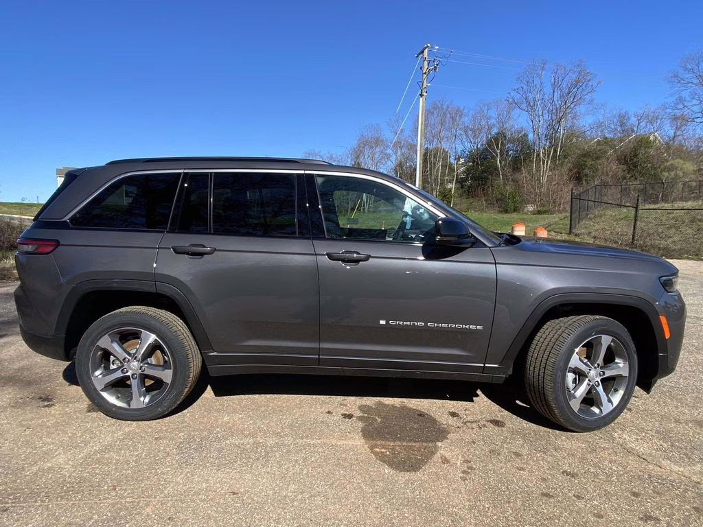 2026 Baltic Gray Metallic Clearcoat Jeep Grand Cherokee Limited RWD SUV
