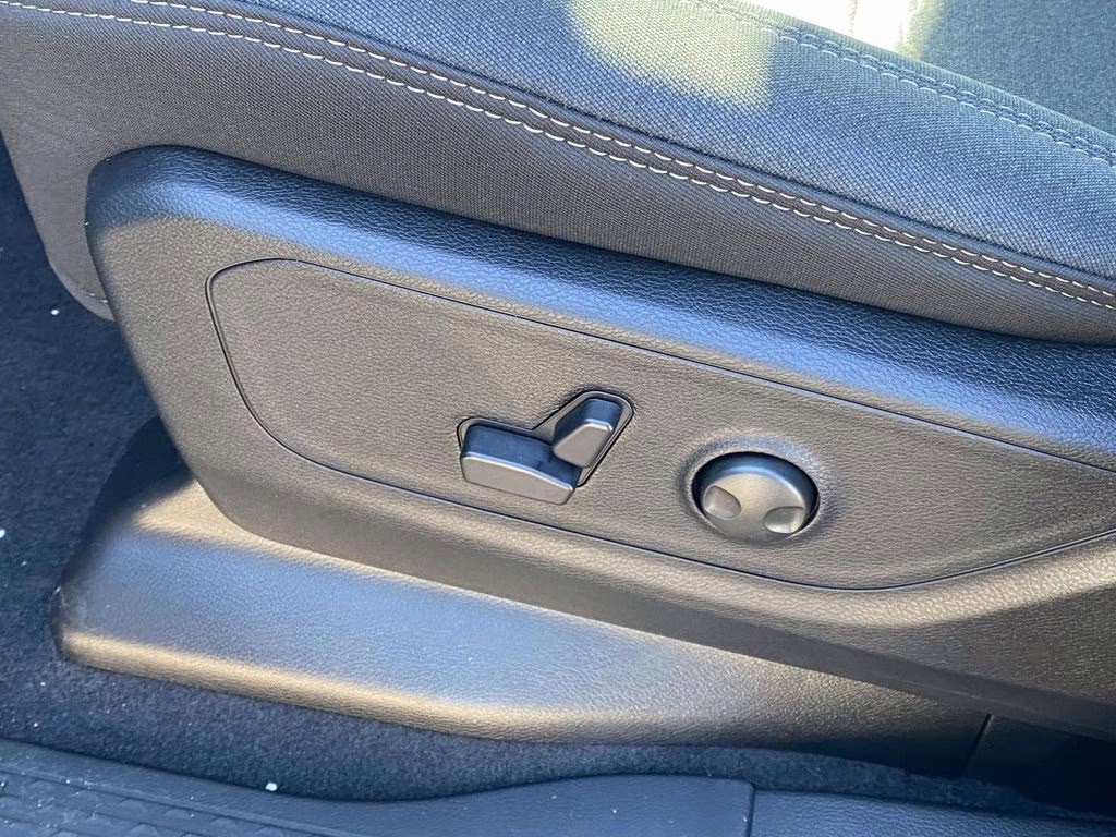 2026 Diamond Black Crystal Pearlcoat Ram 1500 Big Horn/Lone Star 4X4 Truck