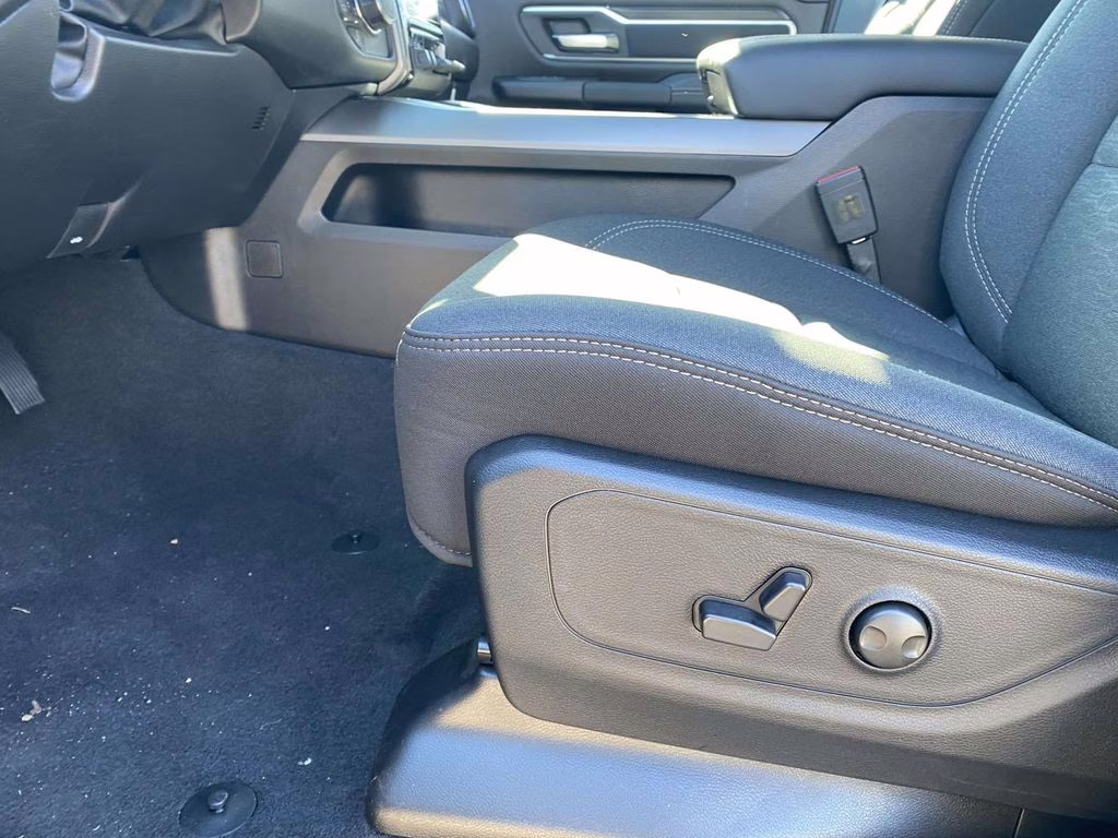 2026 Diamond Black Crystal Pearlcoat Ram 1500 Big Horn/Lone Star 4X4 Truck