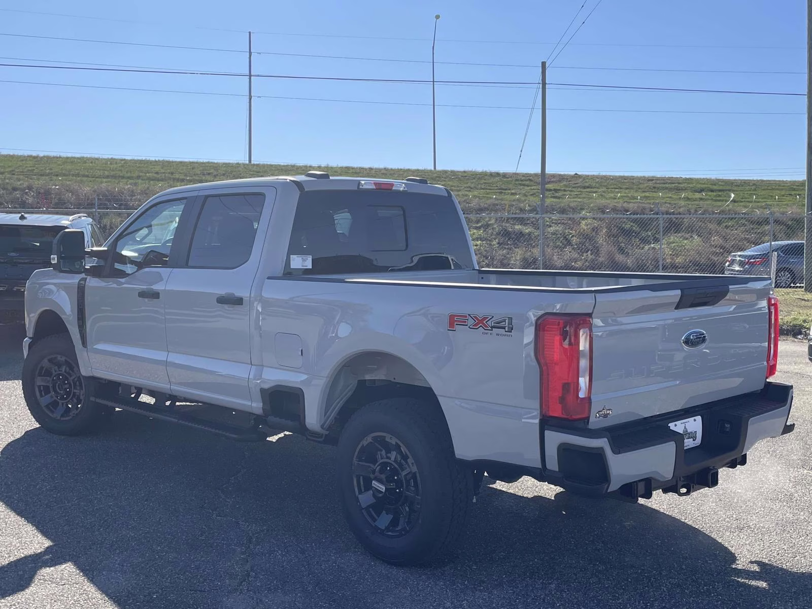2026 Avalanche Ford Super Duty F-250 SRW XL 4X4 Truck