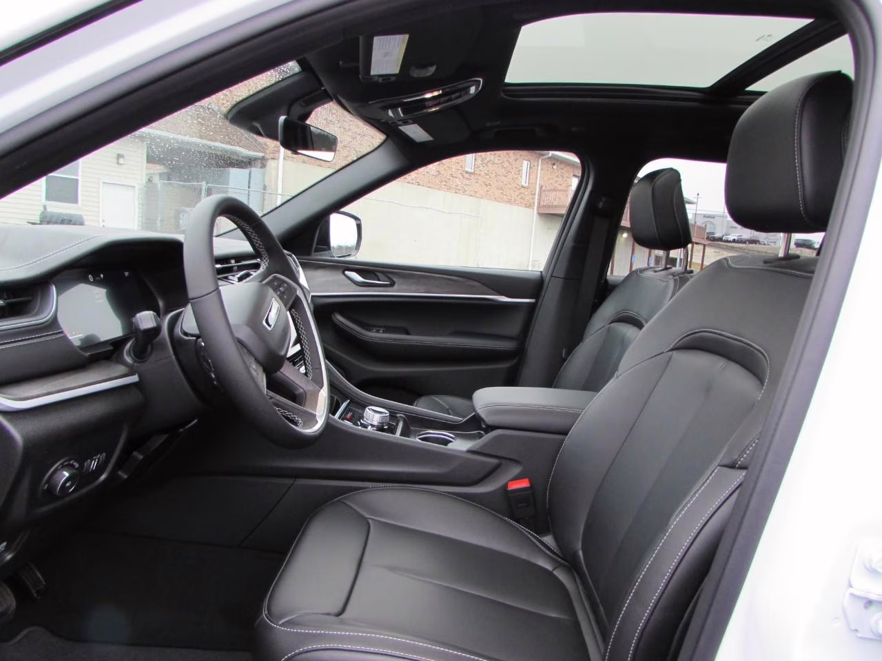 2025 Bright White Clearcoat Jeep Grand Cherokee L Limited 4X4 SUV