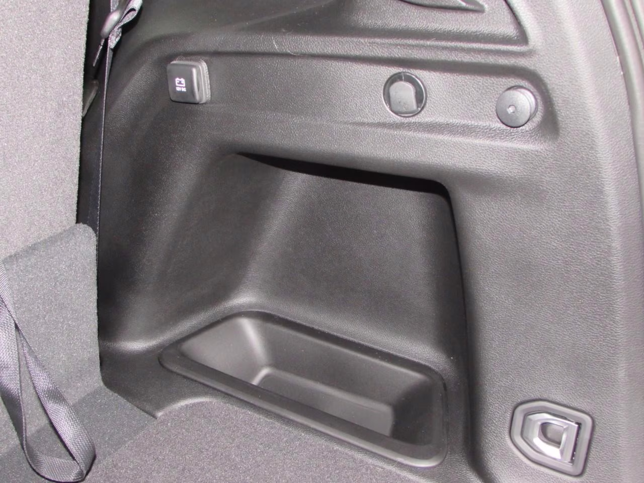 2025 Bright White Clearcoat Jeep Grand Cherokee L Limited 4X4 SUV