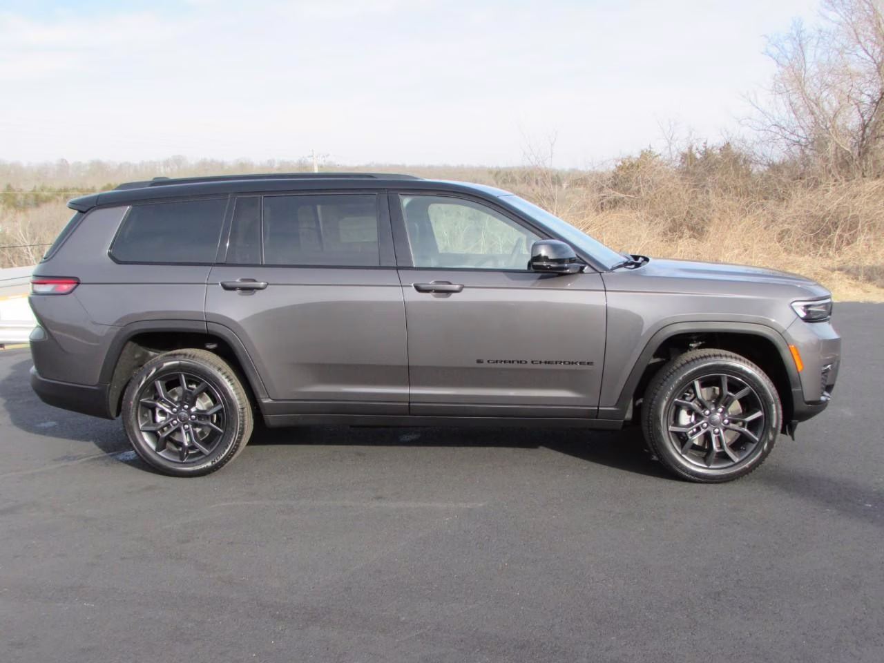 2025 Baltic Gray Metallic Clearcoat Jeep Grand Cherokee L Limited 4X4 SUV