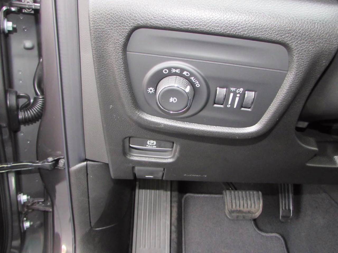 2025 Baltic Gray Metallic Clearcoat Jeep Grand Cherokee L Limited 4X4 SUV