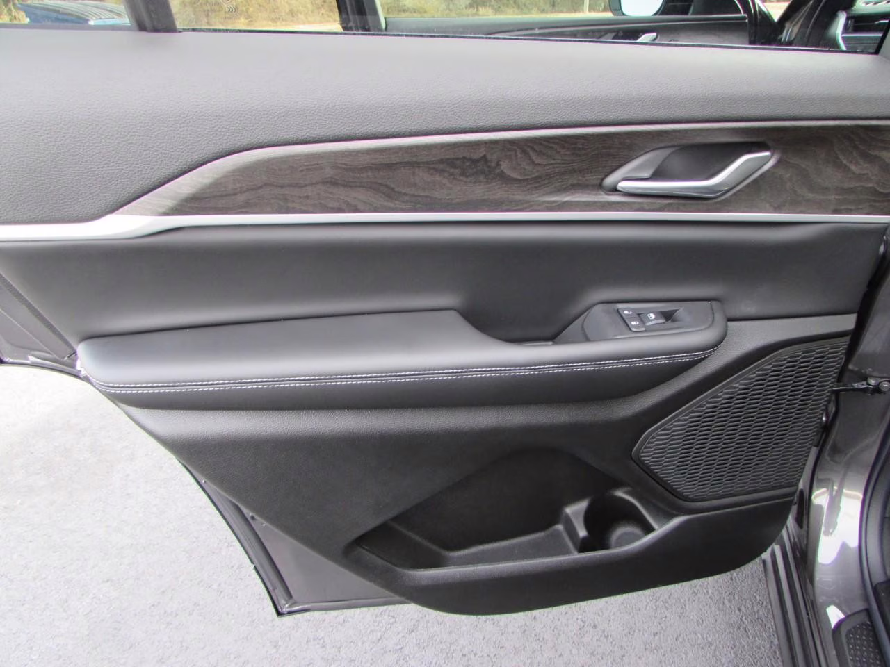 2025 Baltic Gray Metallic Clearcoat Jeep Grand Cherokee L Limited 4X4 SUV