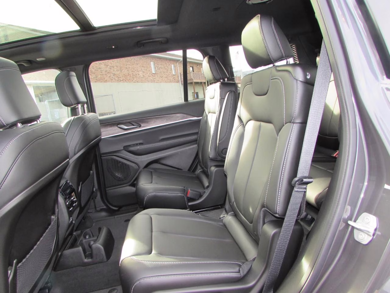 2025 Baltic Gray Metallic Clearcoat Jeep Grand Cherokee L Limited 4X4 SUV