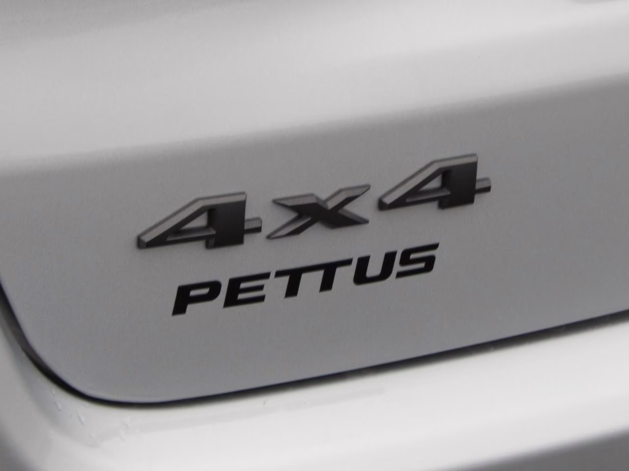 2026 Silver Zynith Metallic Clearcoat Jeep Compass Latitude 4X4 SUV