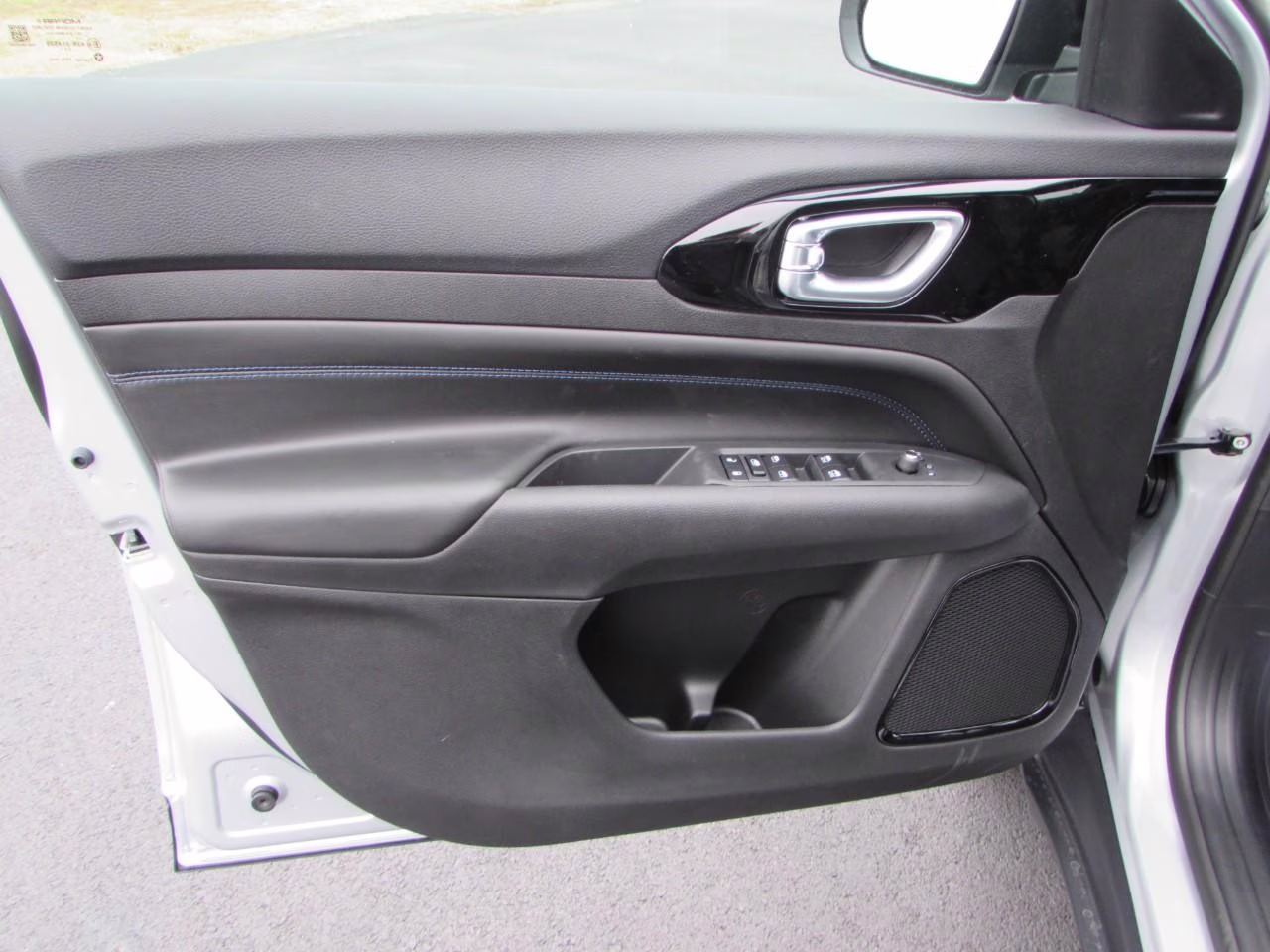 2026 Silver Zynith Metallic Clearcoat Jeep Compass Latitude 4X4 SUV